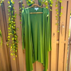 Beautiful Nikki Poulus Green long sleeved Duster. Size XL